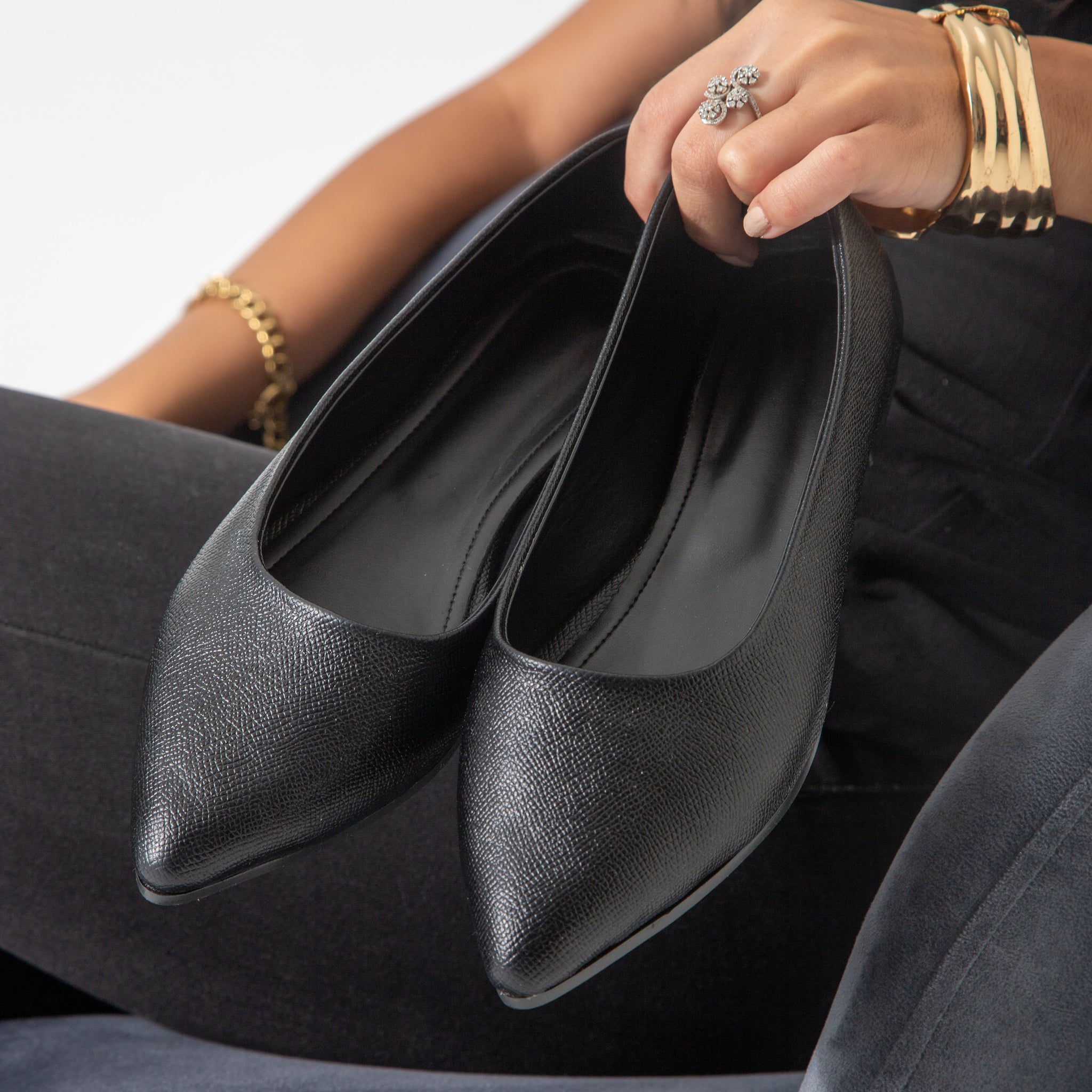 The Essential Flat-black
