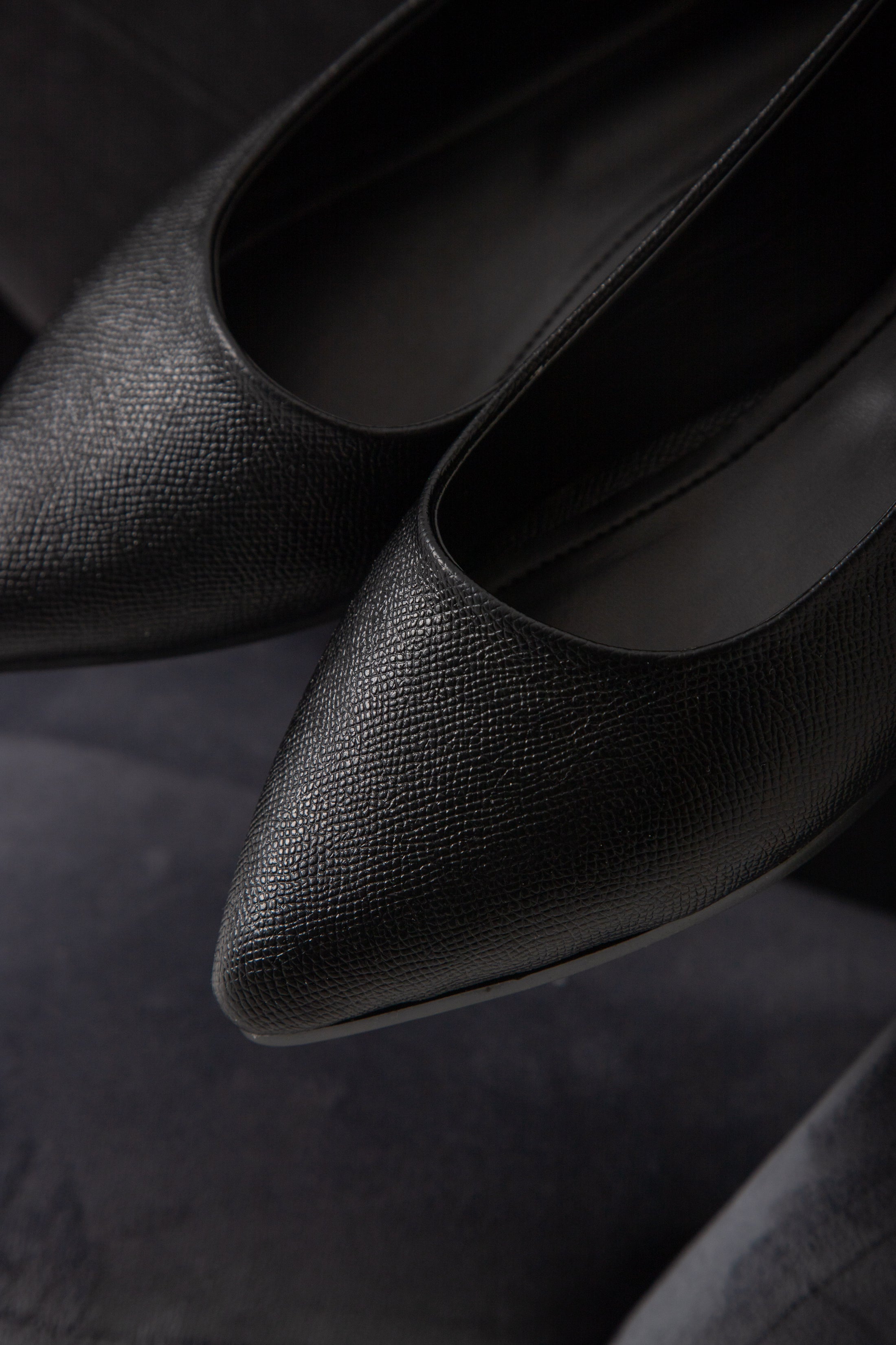 The Essential Flat-black