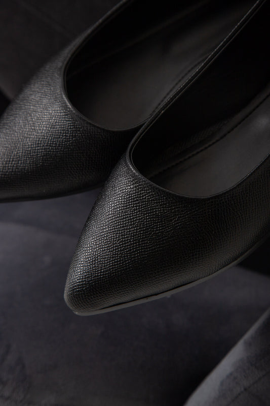 The Essential Flat-black