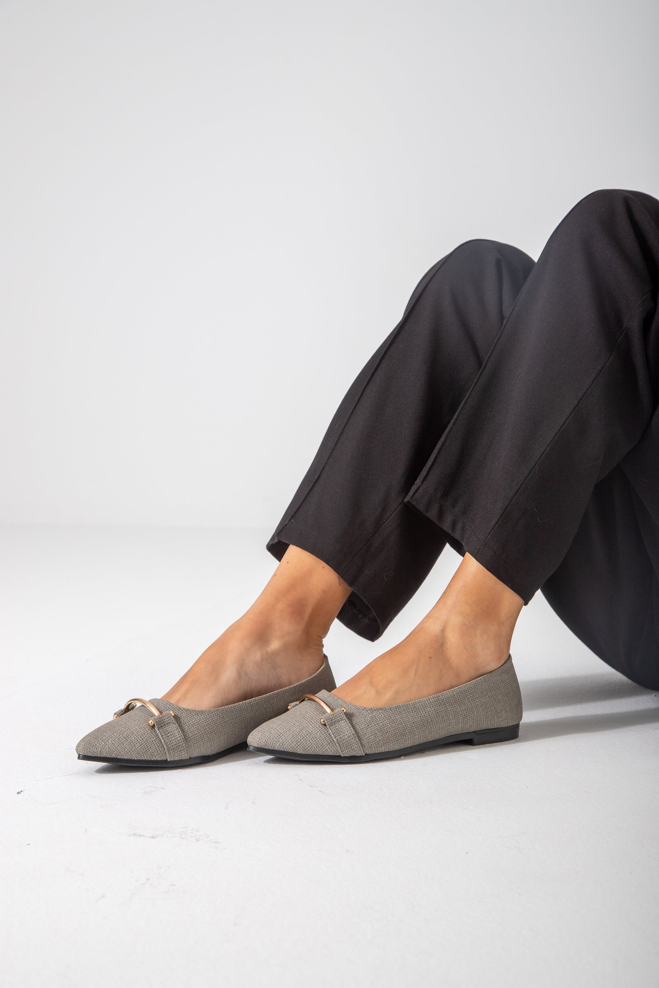 The Meridian Flat-gray