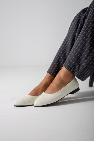Cracked-Effect Ballet Flat-white