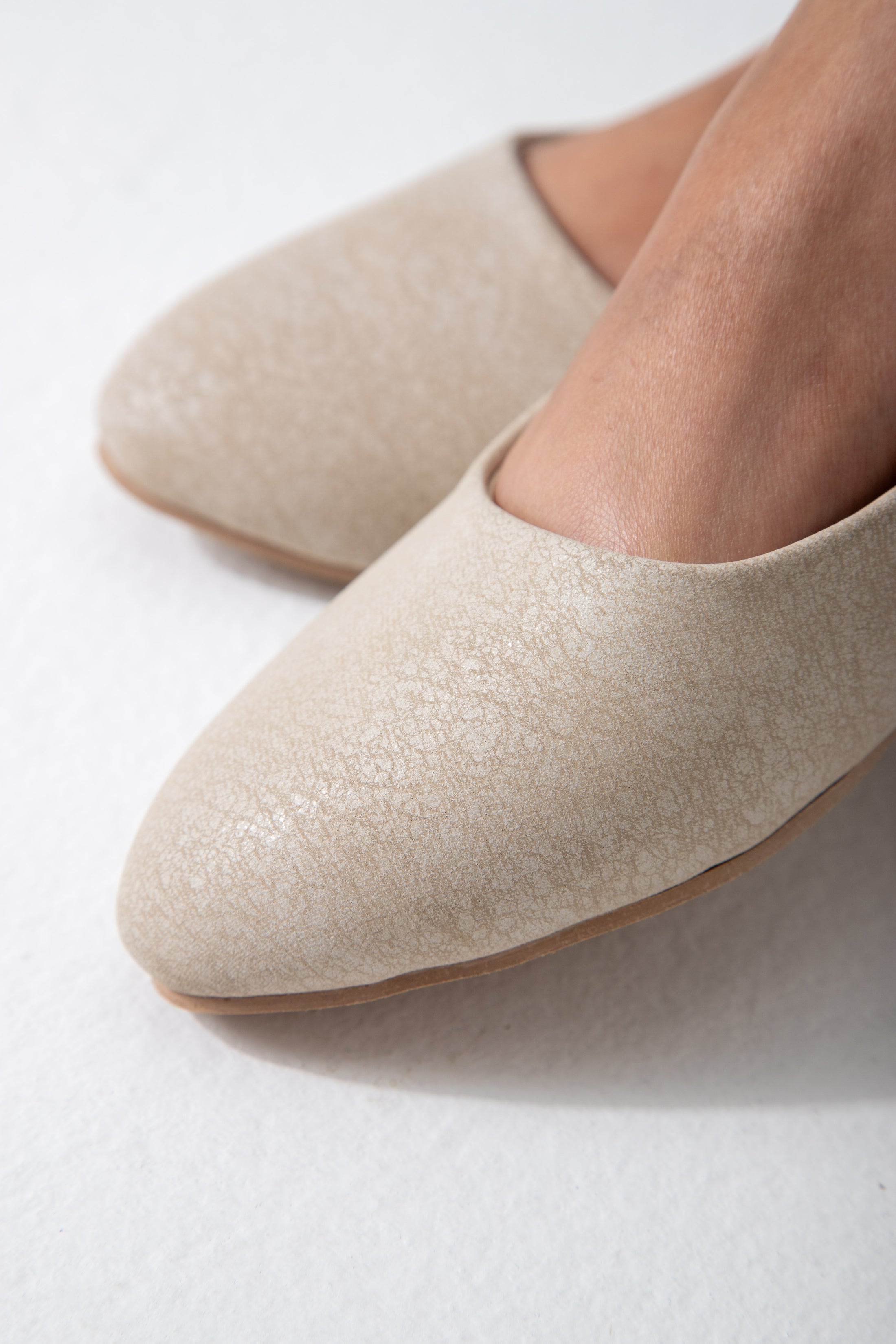 Cracked-Effect Ballet Flat-beige