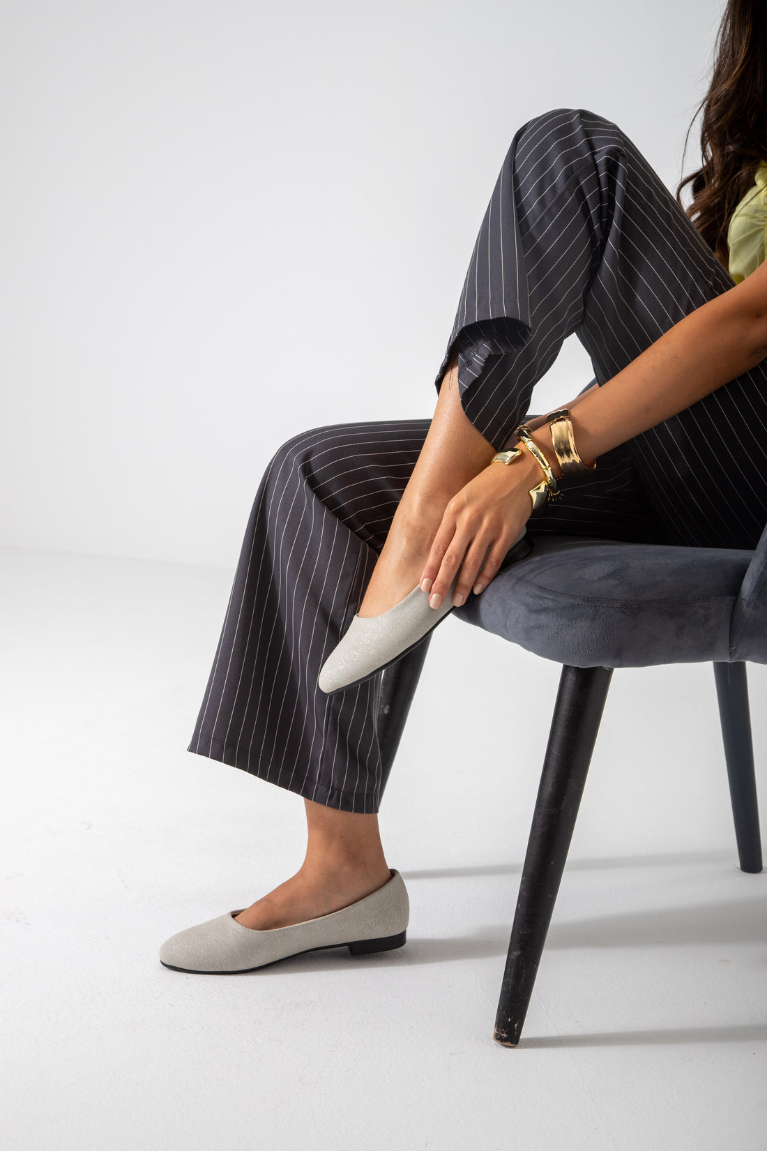 Cracked-Effect Ballet Flat-gray