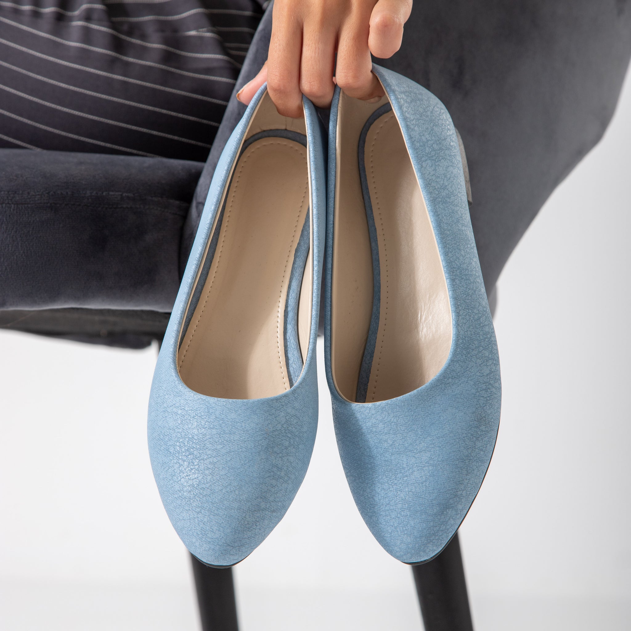 Cracked-Effect Ballet Flat-blue