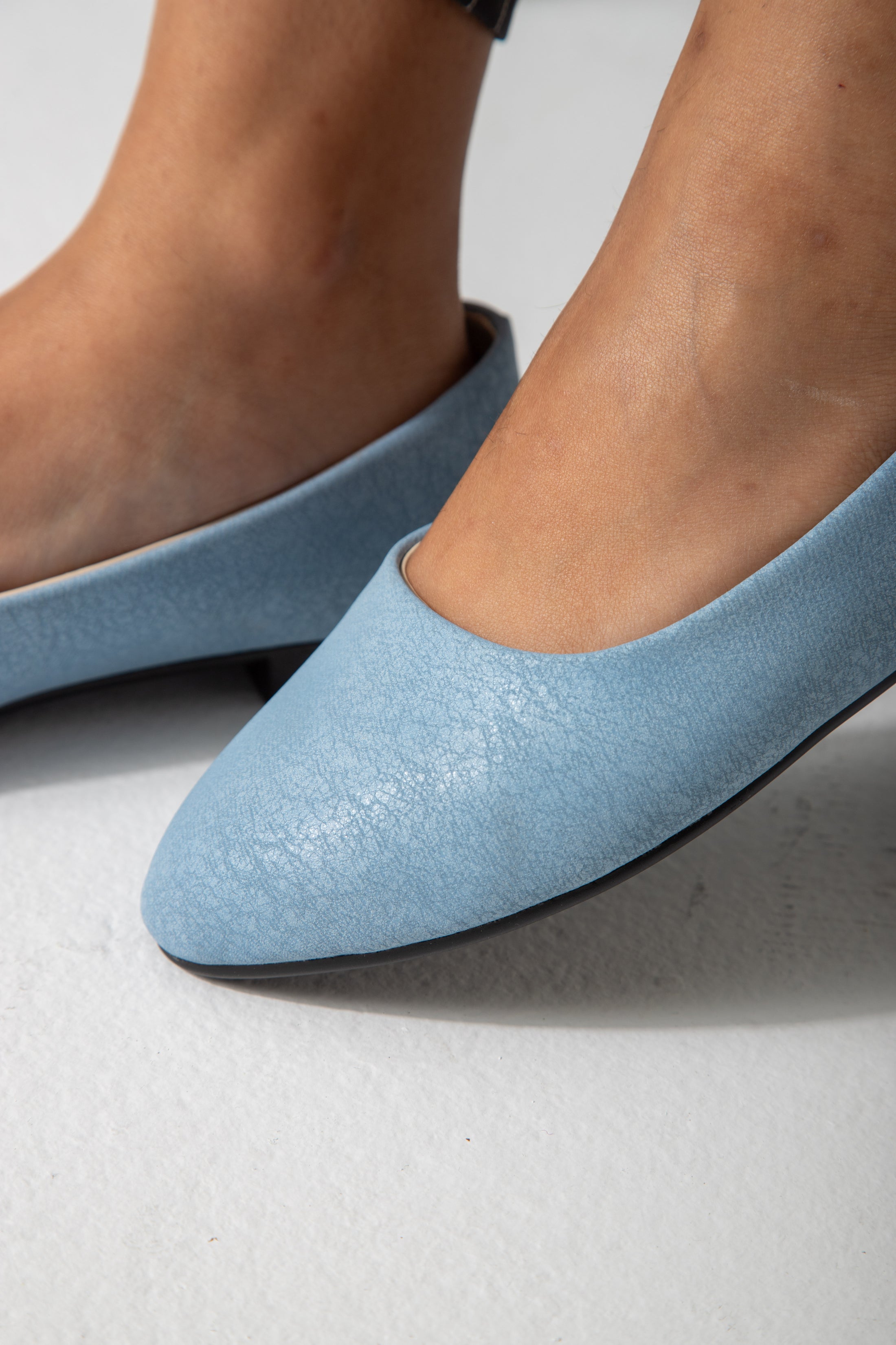 Cracked-Effect Ballet Flat-blue
