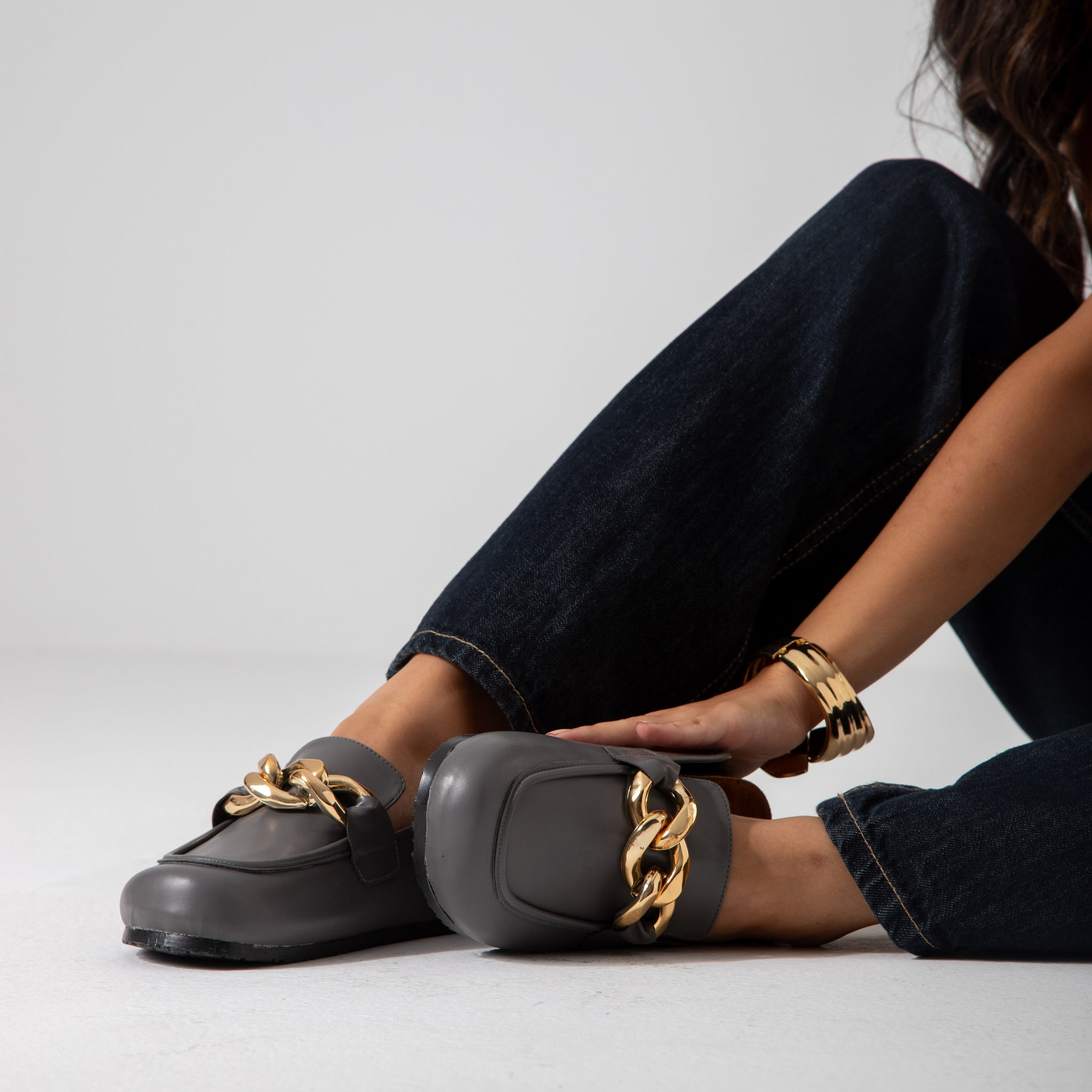 Chain-Detail Clog-gray