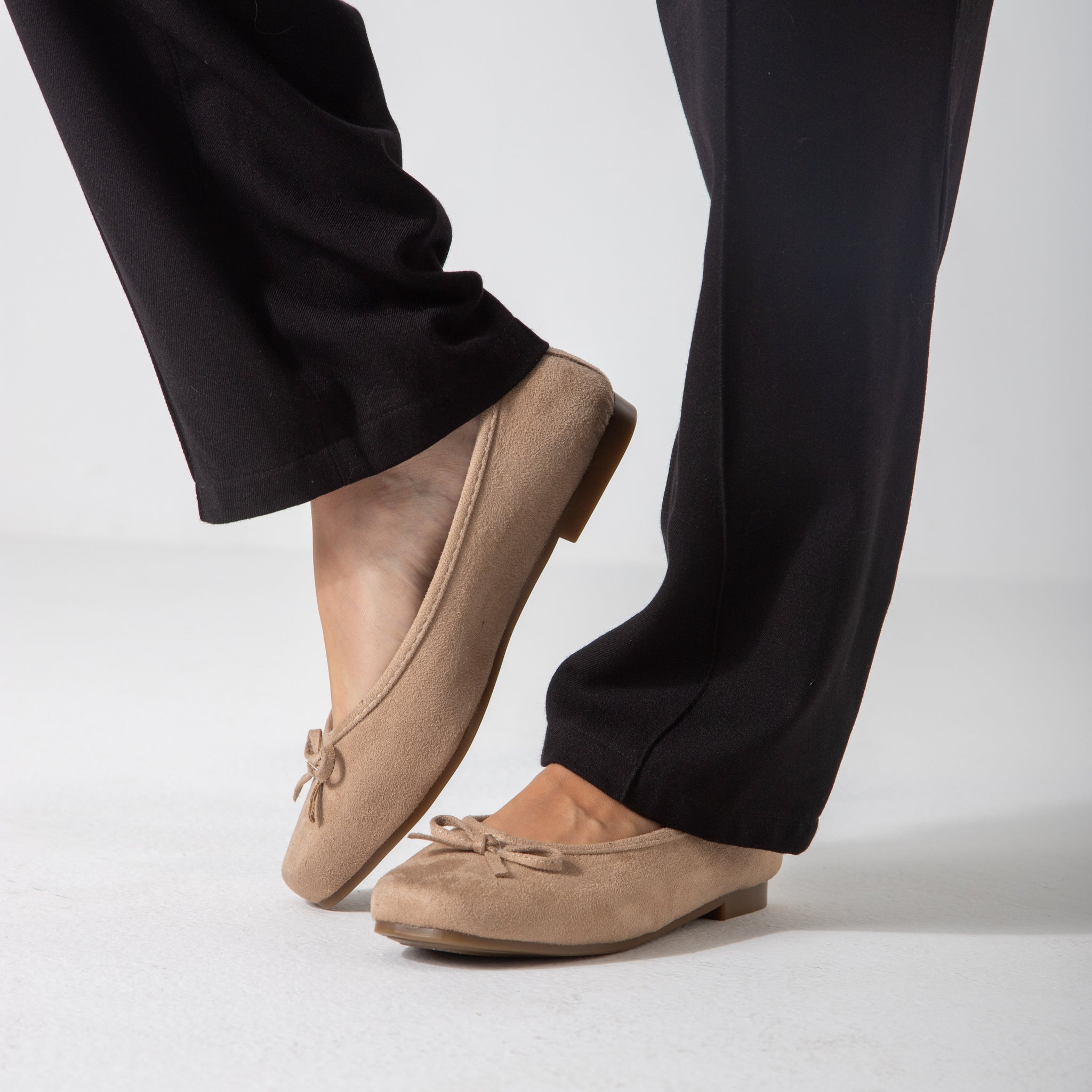 Suede-Ballet Flat-beige