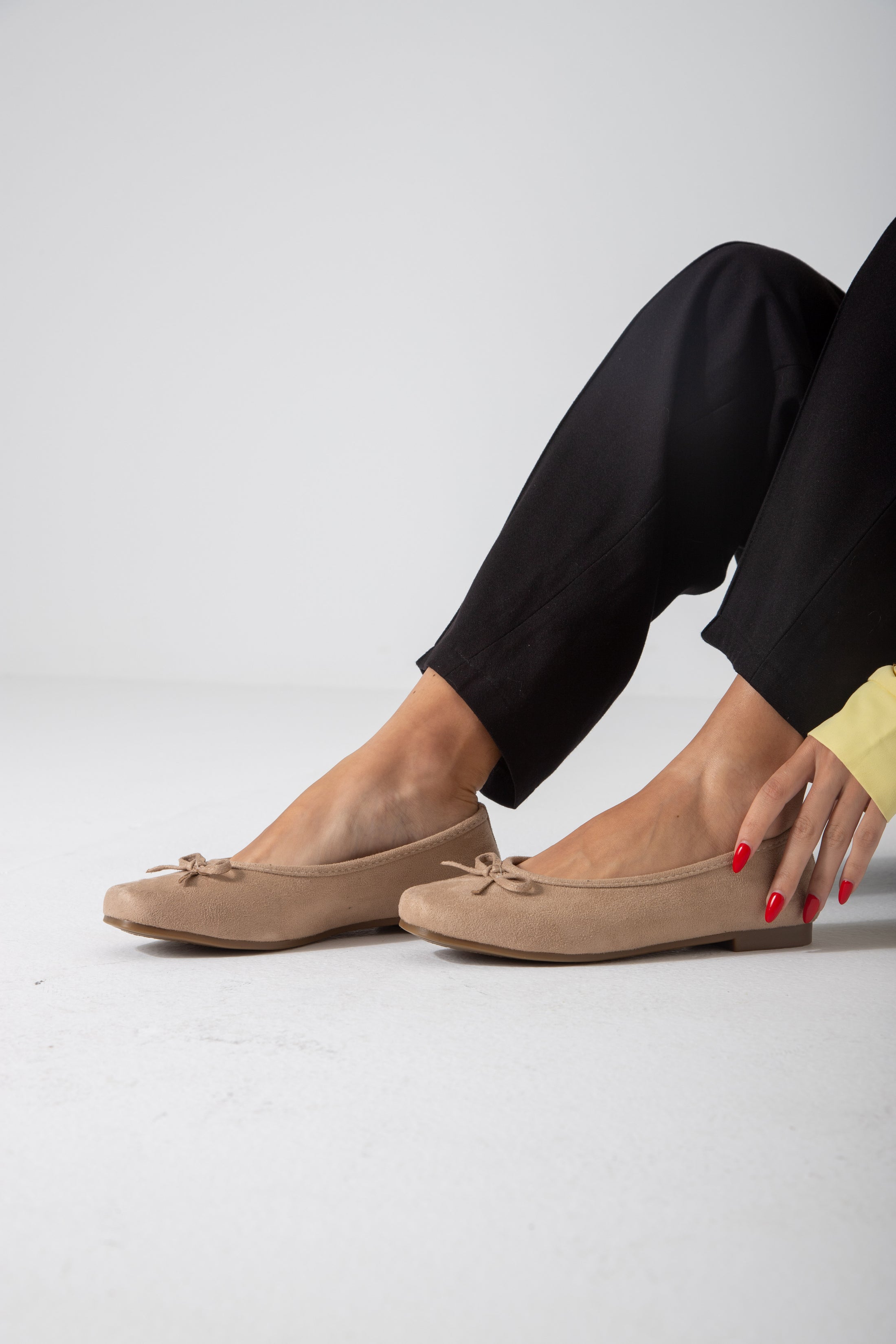 Suede-Ballet Flat-beige
