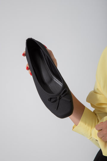 The Textured Ballet Flat-black