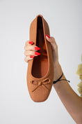 Load image into Gallery viewer, The Textured Ballet Flat-camel
