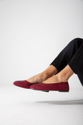 Load image into Gallery viewer, The Chloe Flat-red
