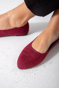 Load image into Gallery viewer, The Chloe Flat-red
