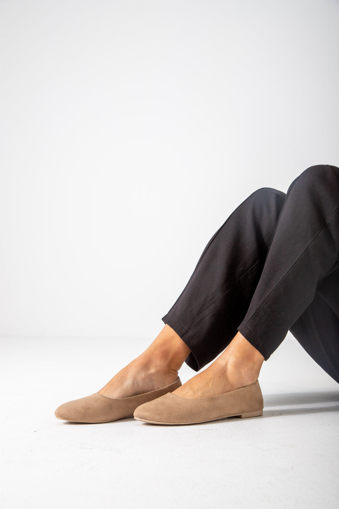 The Chloe Flat-beige