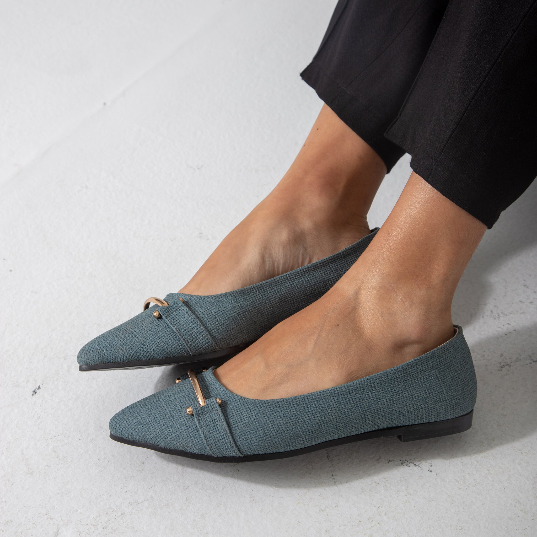 The Meridian Flat-blue
