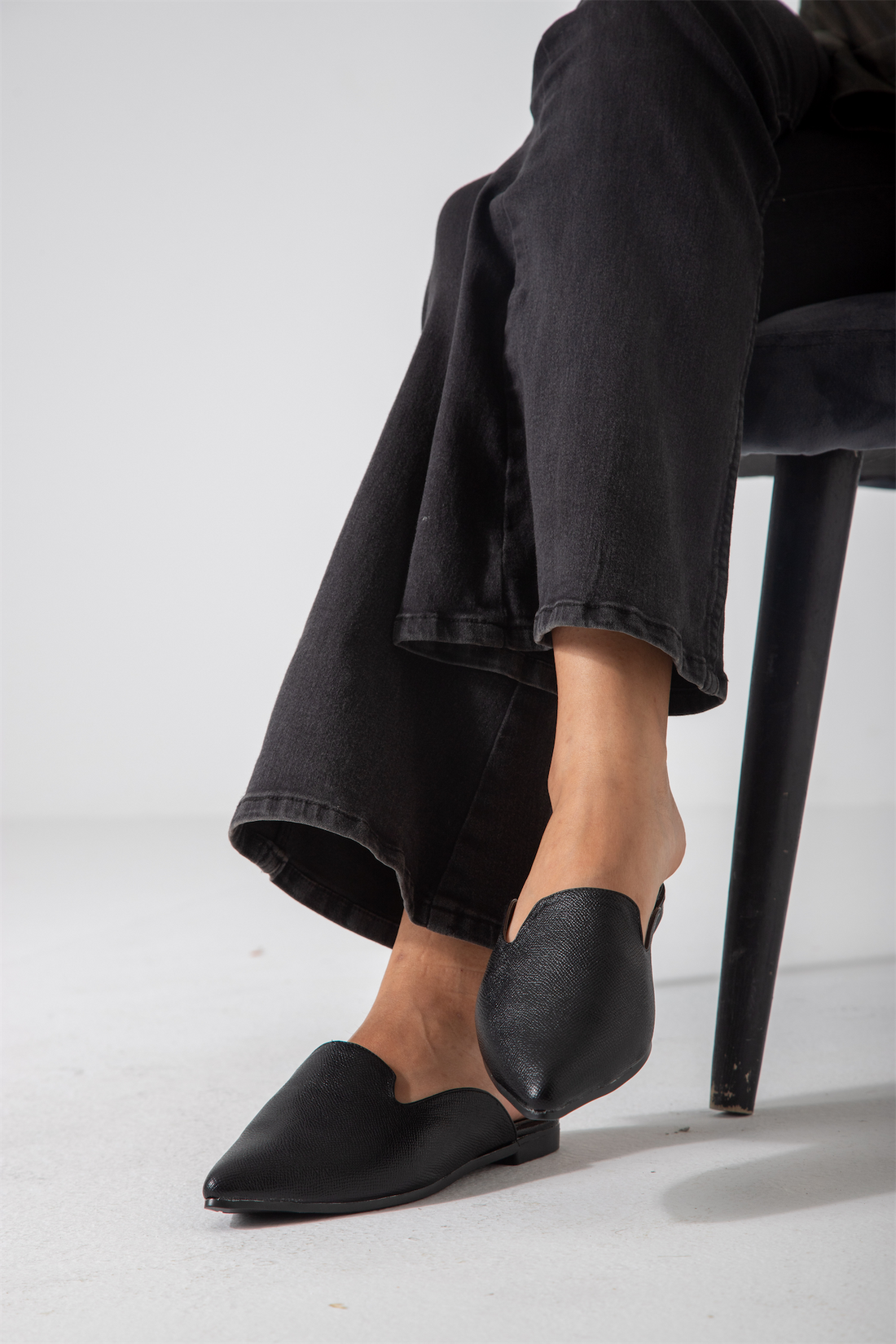 Chic Backless Flat-black