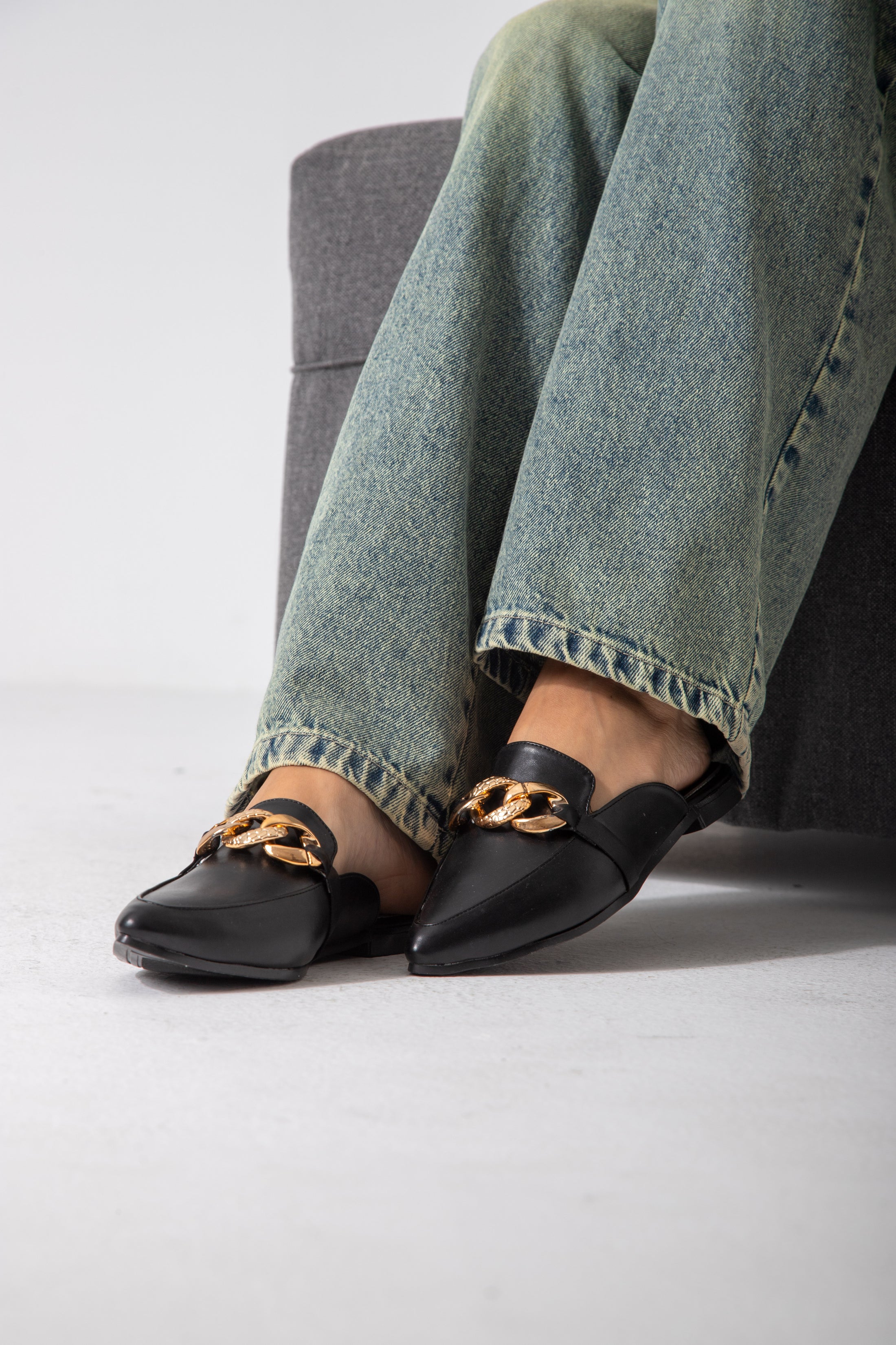 The City Point Mule-black