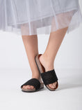 Load image into Gallery viewer, Knotted Calm Step - black
