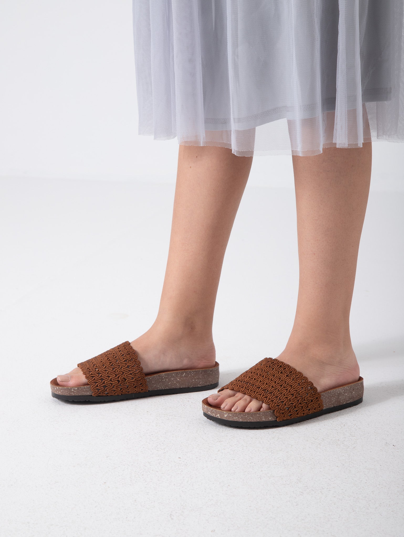 Knotted Calm Step - brown