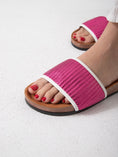 Load image into Gallery viewer, Linear Luxe Slide - pink
