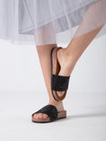 Load image into Gallery viewer, Vintage Charm Slip - black
