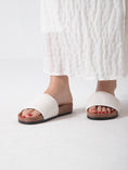 Load image into Gallery viewer, Pure Thread Slide - white
