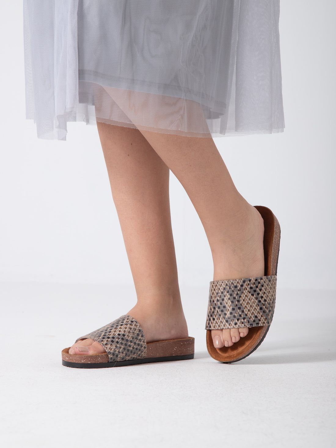 Retro Grid Slides - cafe