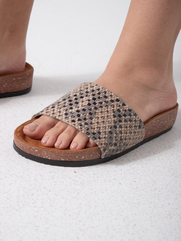 Retro Grid Slides - cafe