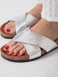 Load image into Gallery viewer, Metallic Stripe Pulse - silver
