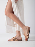 Load image into Gallery viewer, Metallic Stripe Pulse - rose gold
