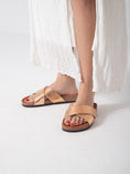 Load image into Gallery viewer, Metallic Stripe Pulse - rose gold
