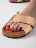 Load image into Gallery viewer, Metallic Stripe Pulse - rose gold
