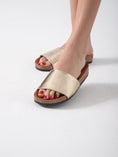 Load image into Gallery viewer, Shine Edge Walk - gold
