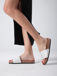 Load image into Gallery viewer, Shimmer Luxe Slide - white

