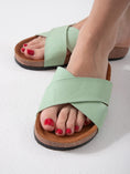 Load image into Gallery viewer, Soft Cross Comfort - green

