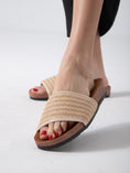Load image into Gallery viewer, Modern Grip Walk - beige
