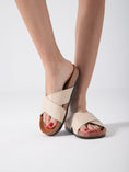 Load image into Gallery viewer, Soft Cross Comfort - beige
