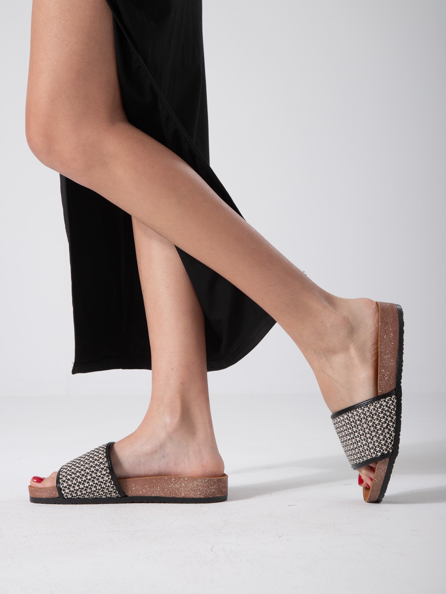 Rustic Breeze Slides - black