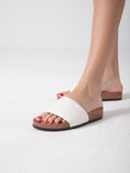 Load image into Gallery viewer, Urban Slide Classic - white
