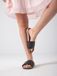 Load image into Gallery viewer, Urban Mosaic Slide - black

