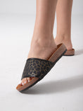 Load image into Gallery viewer, Urban Mosaic Slide - black
