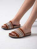 Load image into Gallery viewer, Glam Rebel Step - brown
