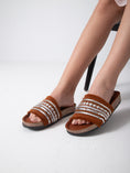 Load image into Gallery viewer, Glam Rebel Step - brown
