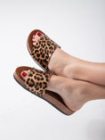 Load image into Gallery viewer, Urban Jungle Chic - brown
