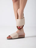 Load image into Gallery viewer, Urban Spike Slip - beige
