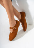 Load image into Gallery viewer, Chic Faux-Suede Flat-CAMEL
