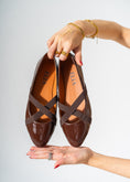 Load image into Gallery viewer, Bella Criss-Cross Flats-BROWN
