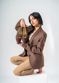 Load image into Gallery viewer, Pointed-Toe Triple Strap Flats-BROWN
