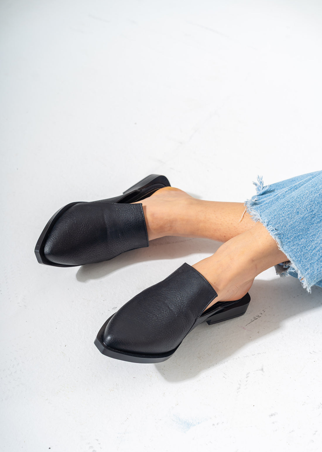 Architectural Cut-Out Pointed Toe Mules-BLACK