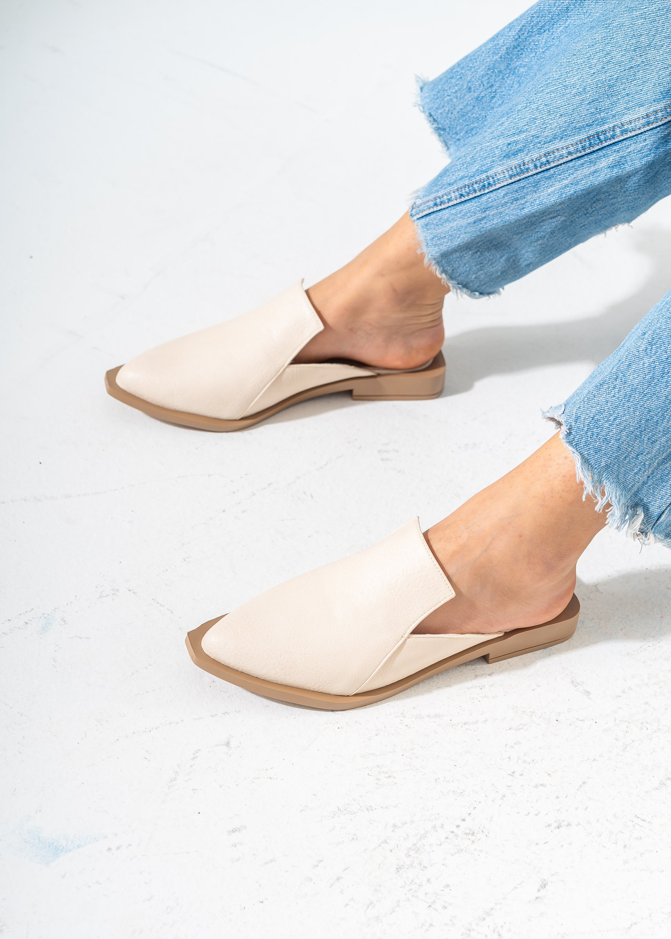 Architectural Cut-Out Pointed Toe Mules-OFF WHITE