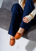 Load image into Gallery viewer, Chunky Sole Penny Flat -camel
